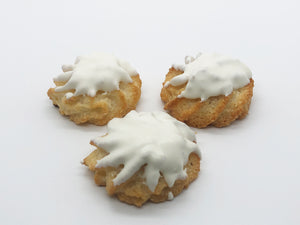 Macaroon, dipped in White Chocolate